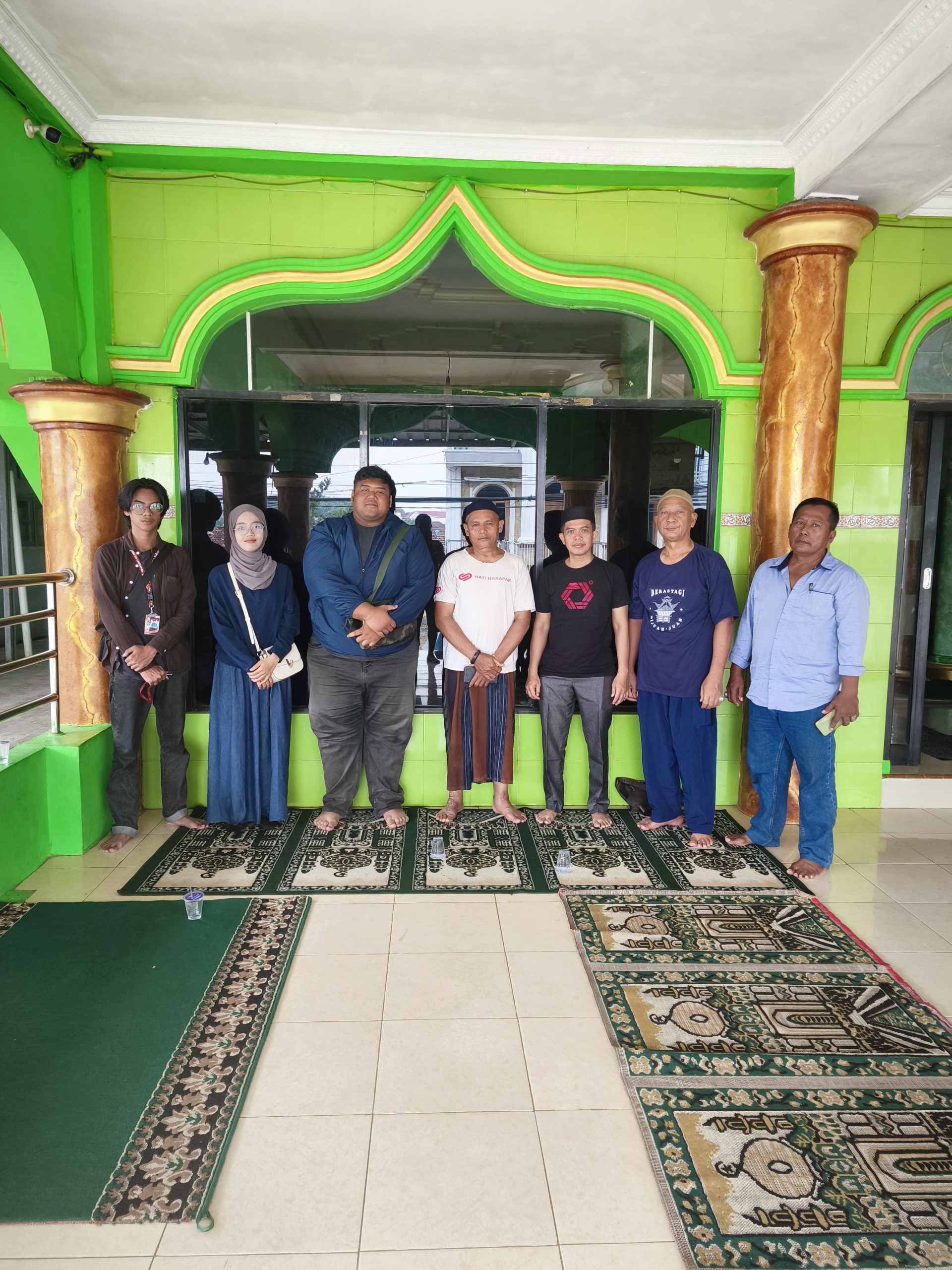 Silaturahmi Bersama Pengurus Masjid Al Hikmah: Mahasiswa KKN Diskusikan Program Kerja