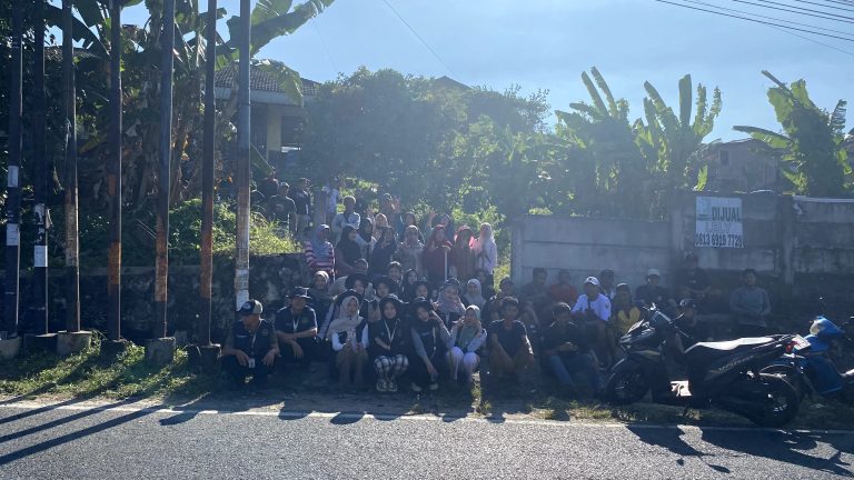 gotong royong di Jalan Samratulangi