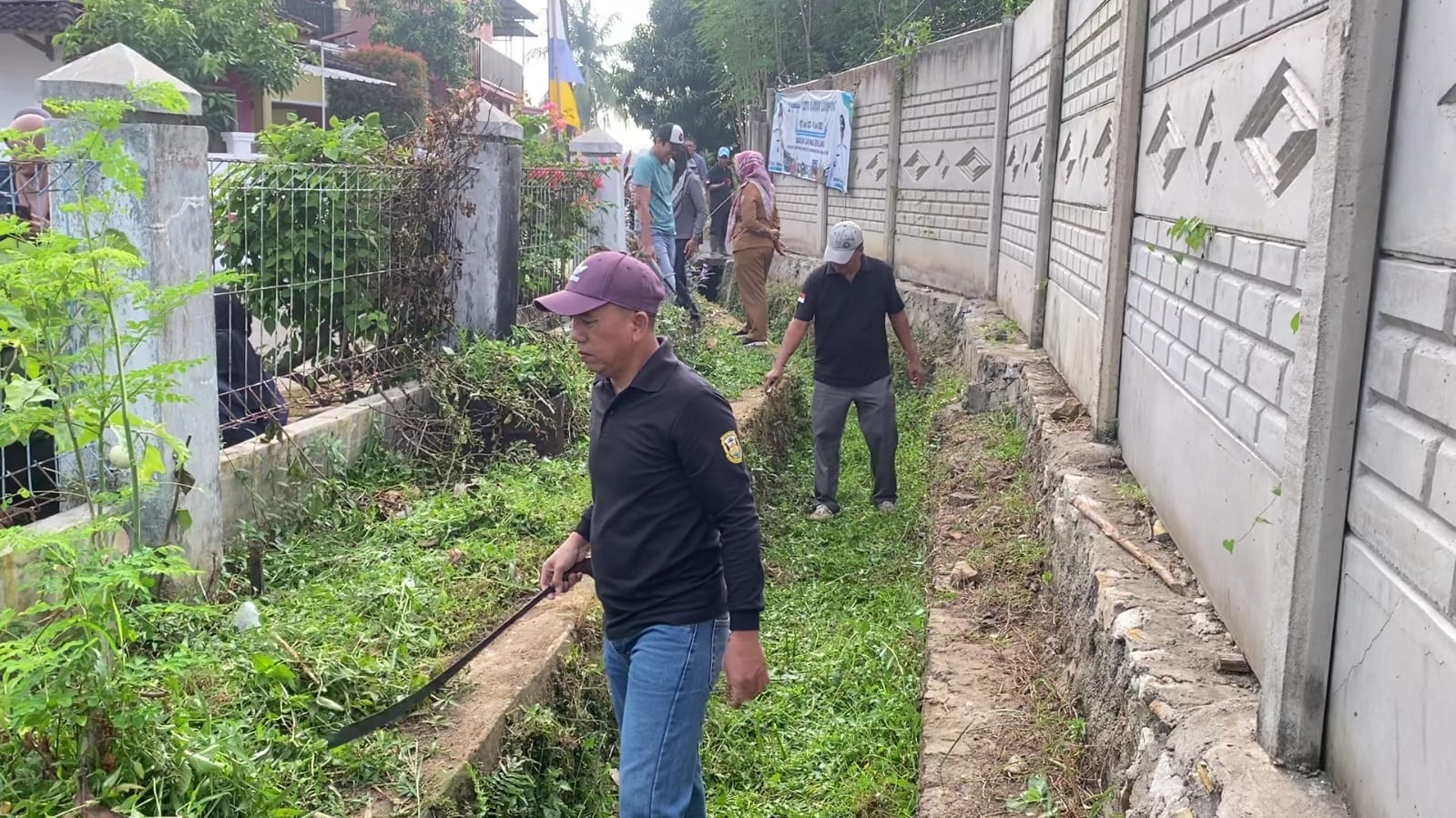 Gotong Royong Kelurahan Rajabasa Nunyai