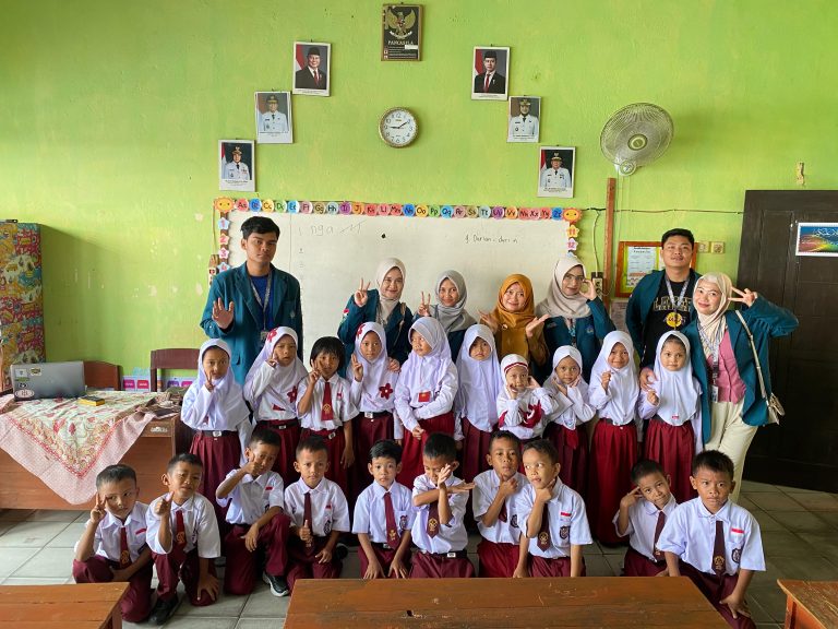 MAHASISWA KKN UNILA AJARKAN EDUKASI BASIC HYGIENE DI SDN PASIR GINTUNG 1