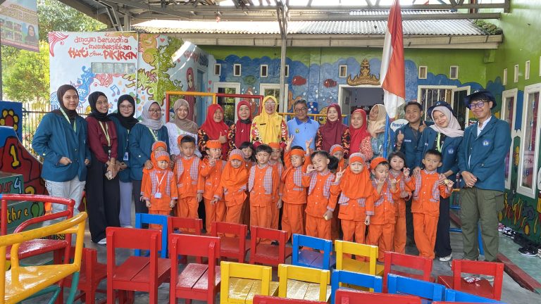 Foto Bersama TK Darul Ikhsan