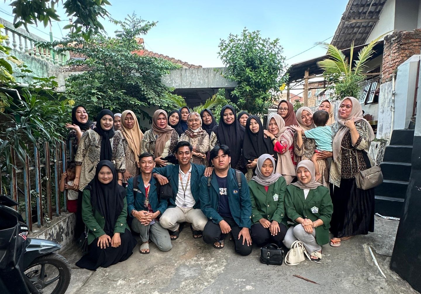 Dokumentasi Mahasiswa KKN Unila Mengikuti Dasa Wisma