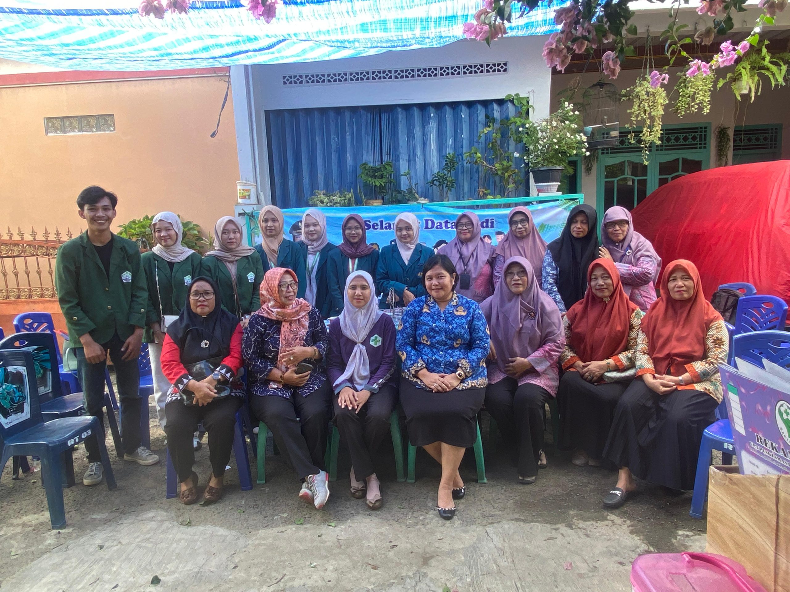 Peduli Generasi Sehat, Mahasiswa KKN Unila dan Lurah Kemiling Permai Aktif di Posyandu Kemuning 8