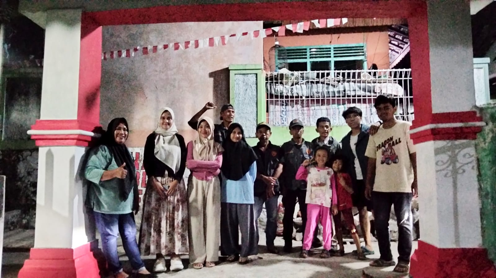 MAHASISWA KKN UNILA IKUTI RONDA MALAM DI WILAYAH KELURAHAN PASIR GINTUNG