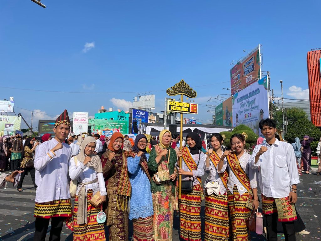 The current image has no alternative text. The file name is: TUGU.jpg