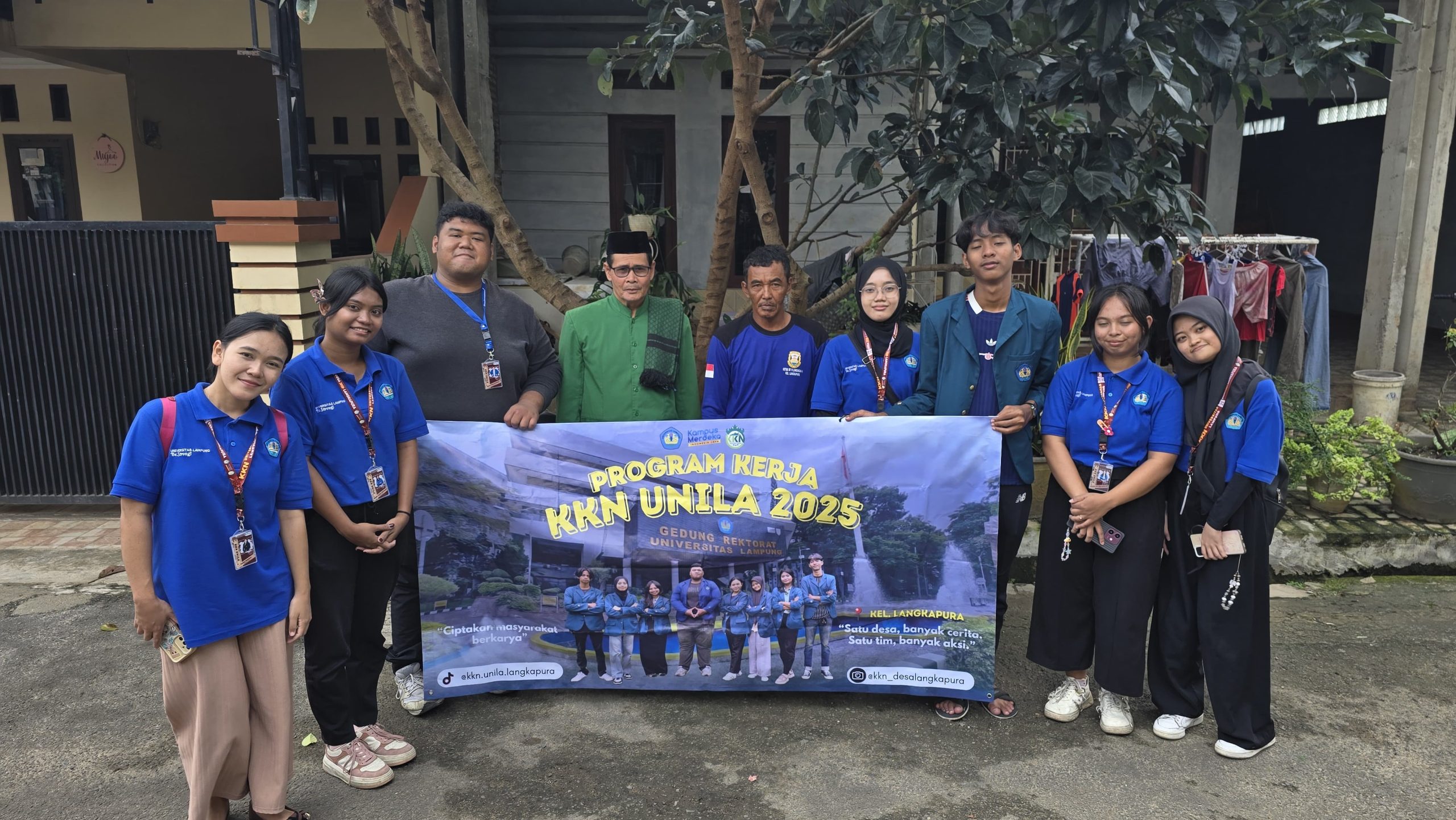 Mahasiswa KKN Gelar Demonstrasi Pembuatan Ecoenzim Bersama Ibu-Ibu RT 011 Lingkungan II