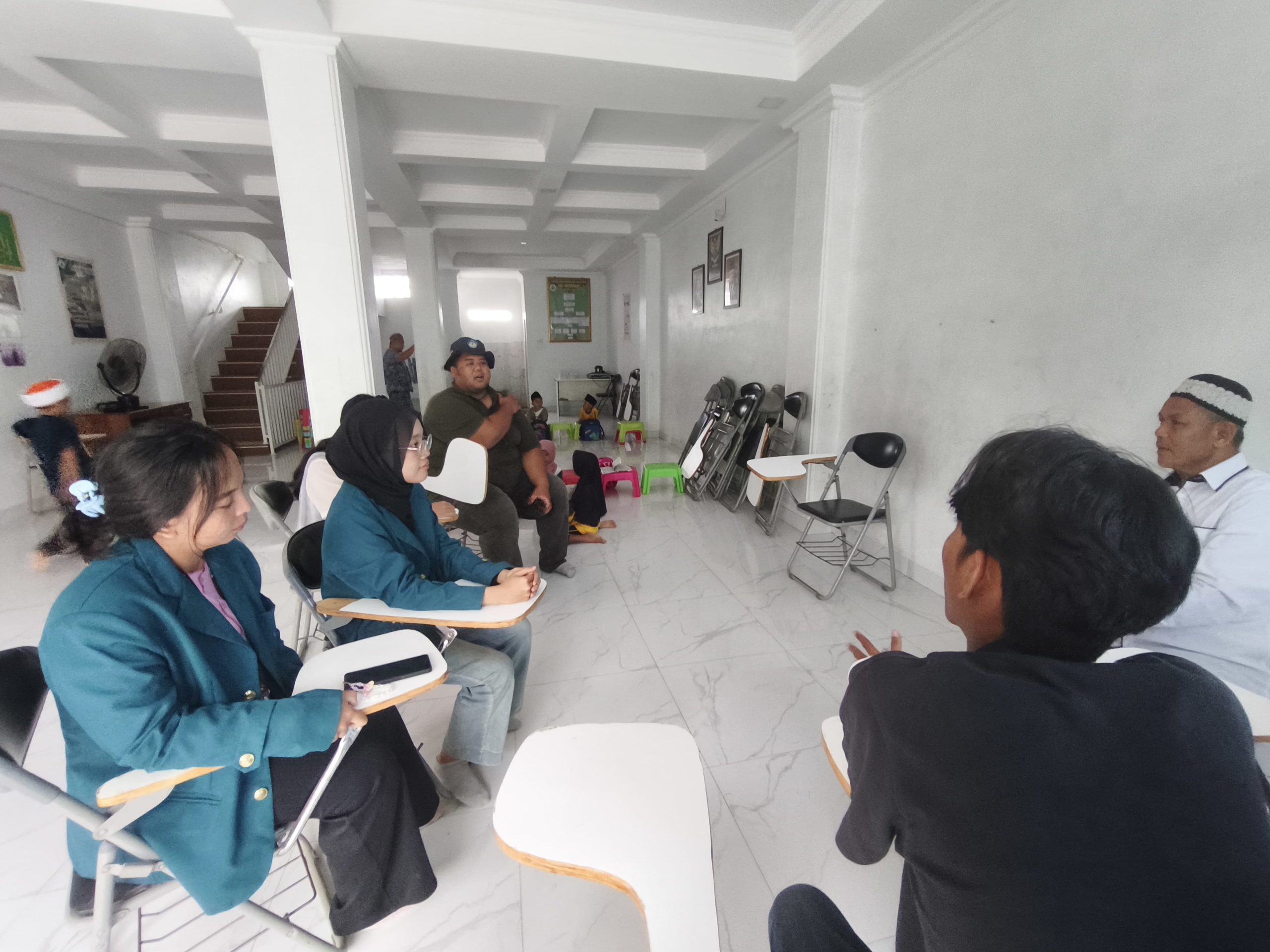 Mahasiswa KKN Lakukan Kunjungan ke TPQ Al-Hikmah untuk Jalin Silaturahmi