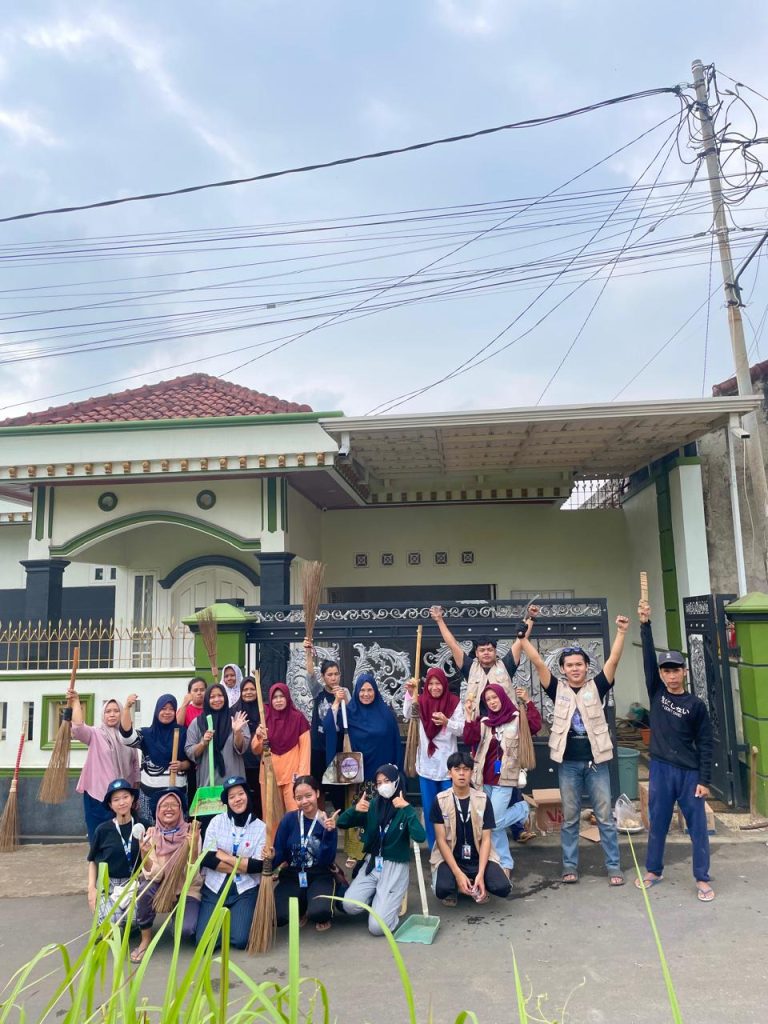 The current image has no alternative text. The file name is: gotong-royong-27.jpg