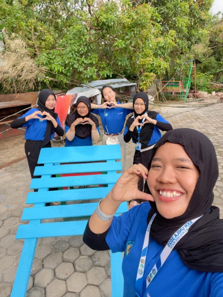 The current image has no alternative text. The file name is: papan-sampah-1.jpg