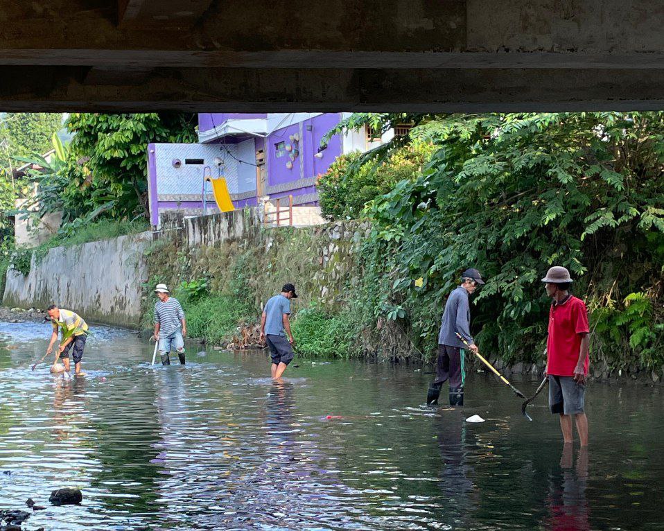 photo_6109576852868809494_y