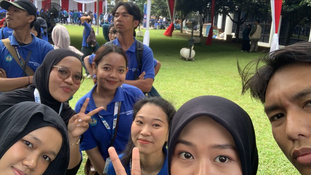 The current image has no alternative text. The file name is: expo.jpg