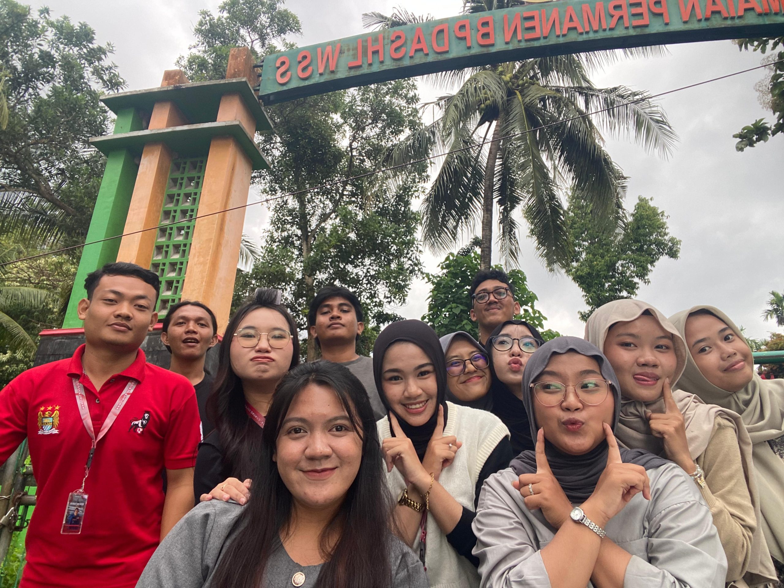 0ab75d17-4360-4aca-9f50-4c1585e3ba6f