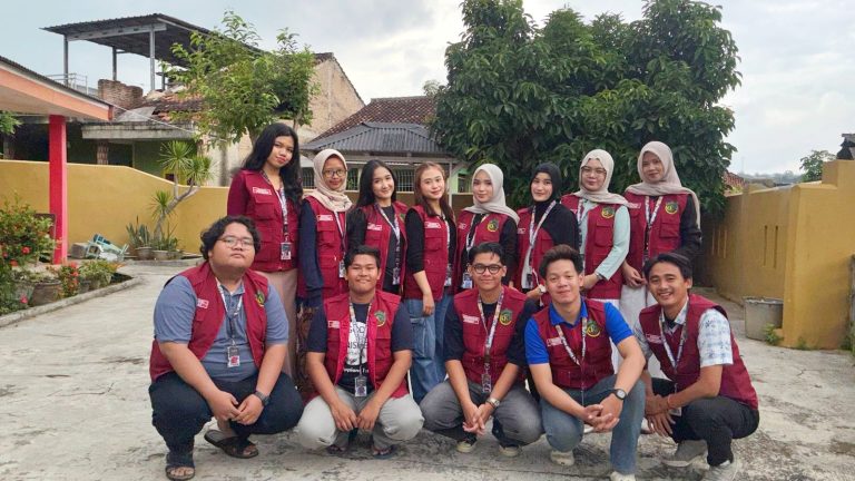 Optimalisasi Persiapan KKN Mahasiswa Desa Kuripan 2 Melalui Kegiatan Kebersihan Posko dan Persiapan Ketersediaan Pangan