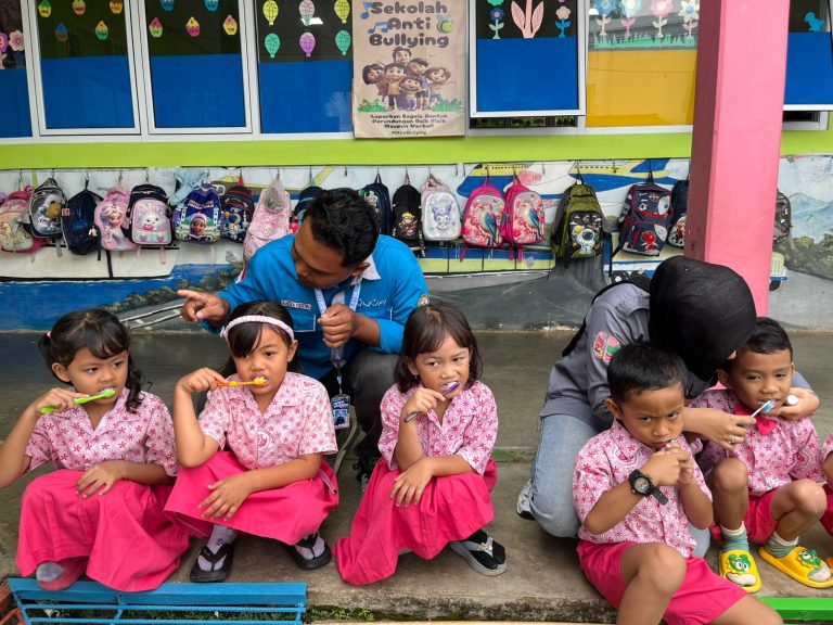 299f83e2-e505-444b-af5e-46c3a313eae2