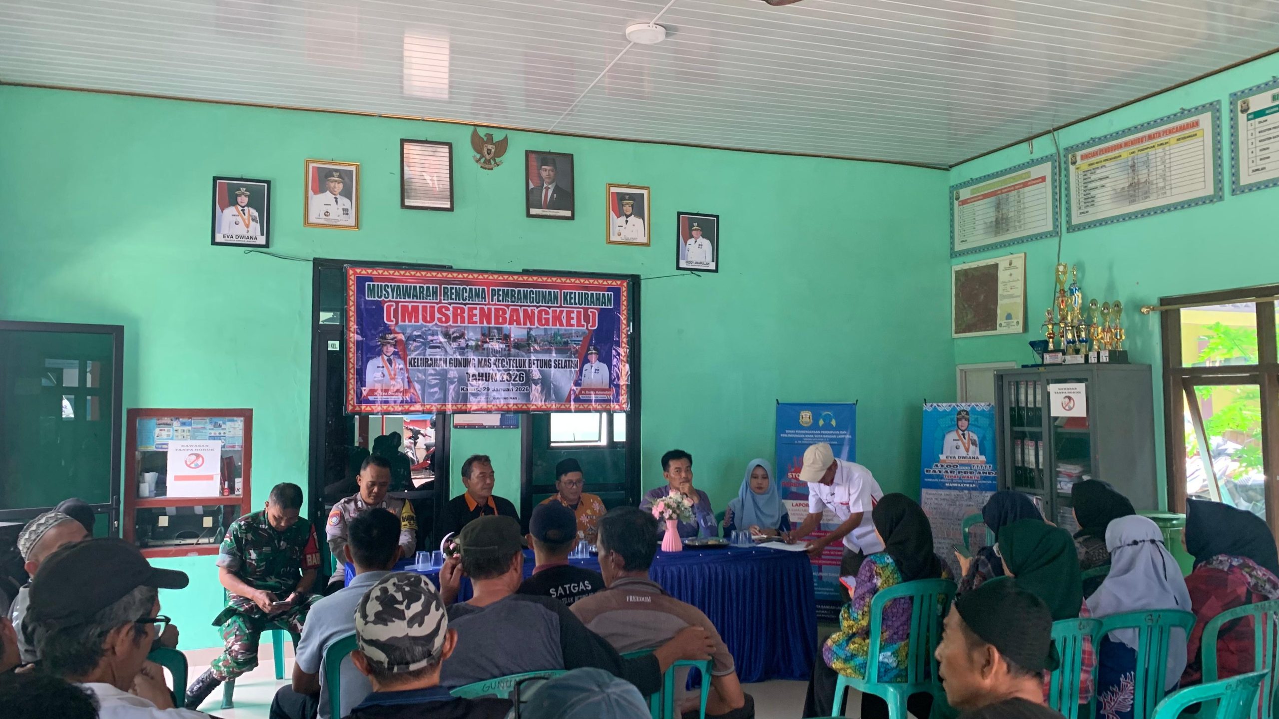 2db641f8-3b55-424e-a427-c106093ddaf4