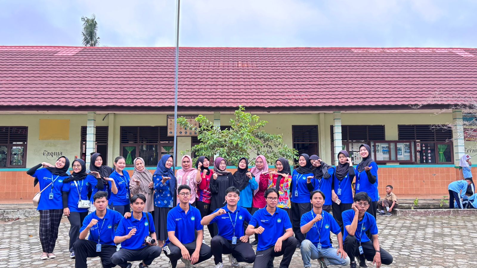 81003e24-5b3a-479e-b13e-dc950848d85d