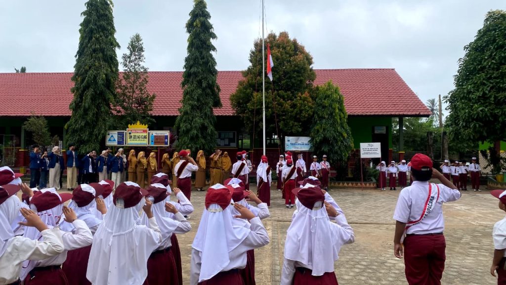 Suasana Upacara Bendera
