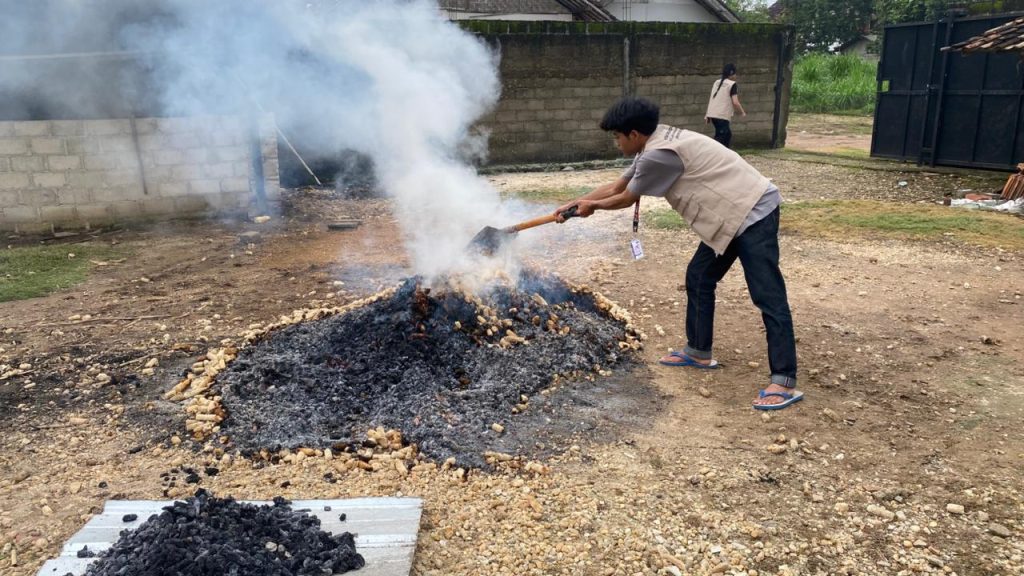 Koleksi Bahan Baku