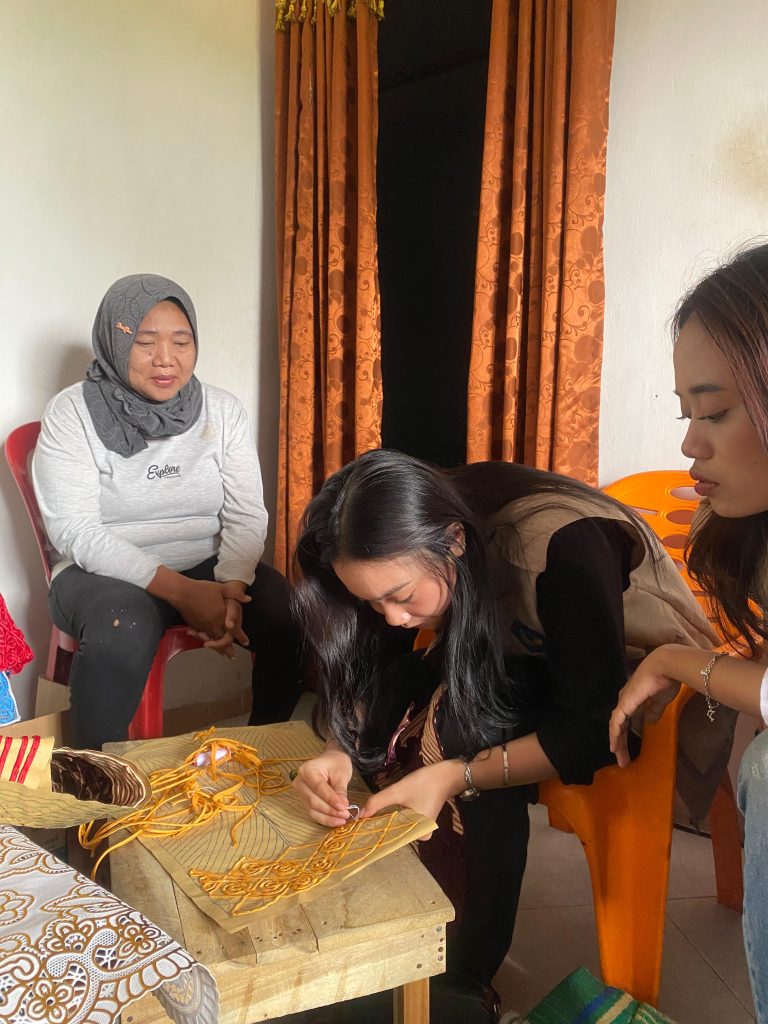 Proses Menyulam