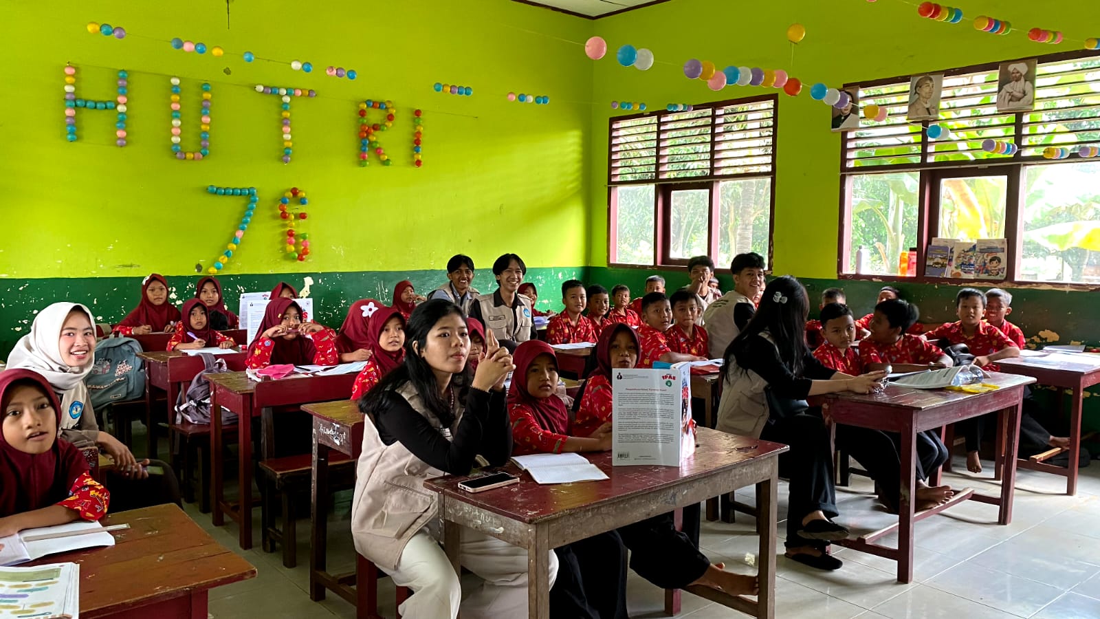 Day 8 - Sekolah