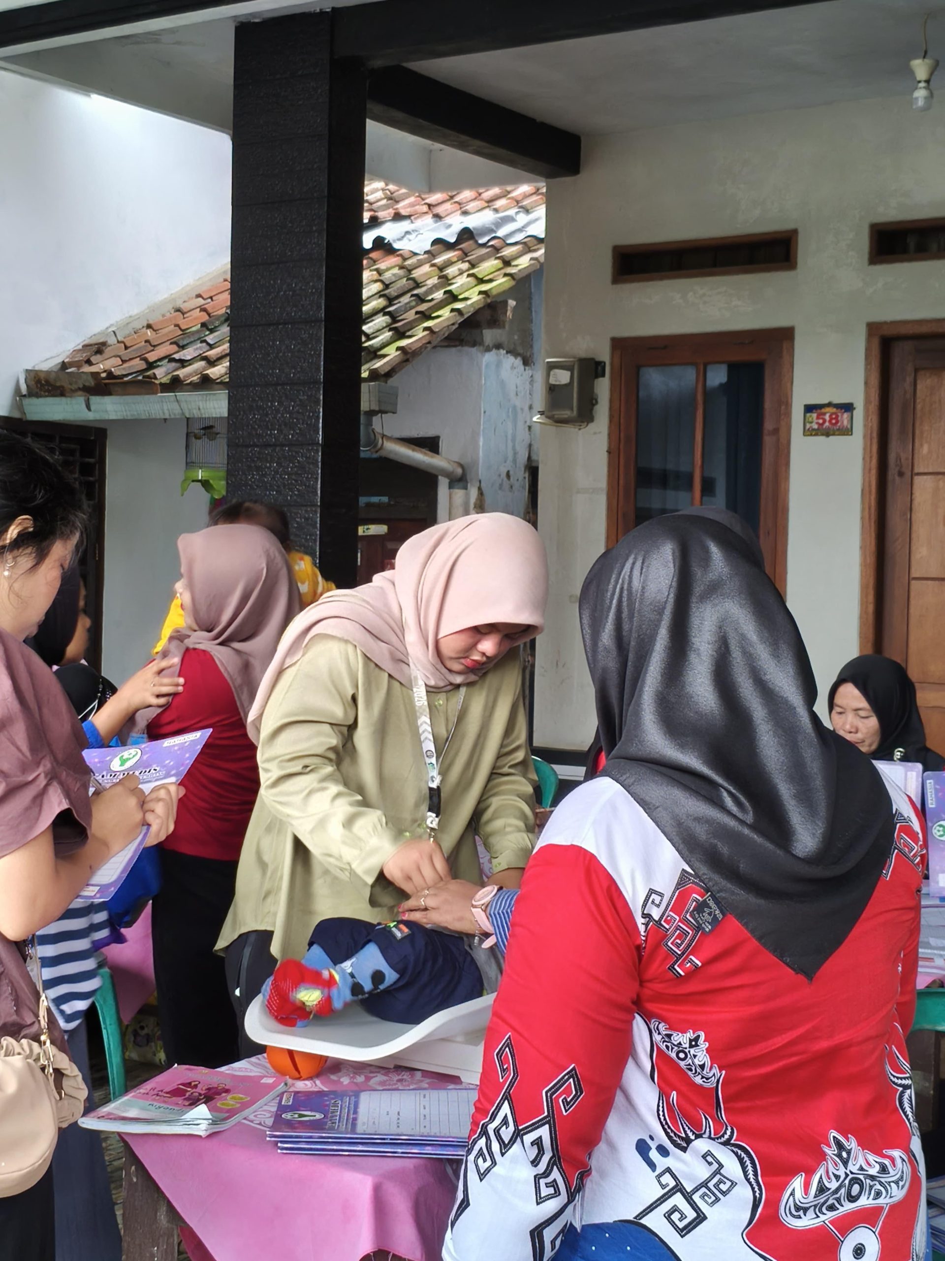 Dokumentasi Kegiatan Penyusunan Database Skrining Pertumbuhan Balita di Posyandu Anggrek II hingga Anggrek VII Kelurahan Sumberrejo Sejahtera