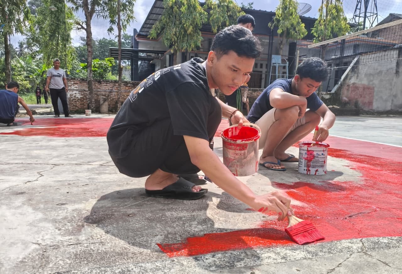 Dokumentasi Pelaksanaan Rekondisi Lapangan Voli di RT 10 LK I Kelurahan Sumberrejo Sejahtera