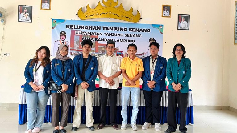 Foto Mahasiswa KKN Unila Hadiri Rapat Koordinasi RT se-Kelurahan Tanjung Senang