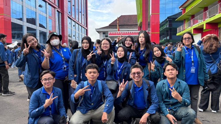 Foto laporan KKN day 1 ( pelepasan )