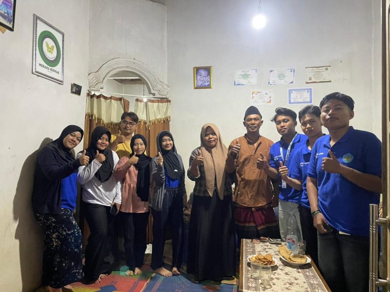 Mahasiswa KKN Unila Jalin Silaturahmi dan Gali Informasi di RT 1 Desa Tunggul Pawenang