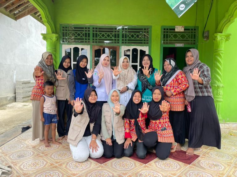 Mahasiswa KKN Unila Dampingi Pelaksanaan Posyandu dan Imunisasi Balita