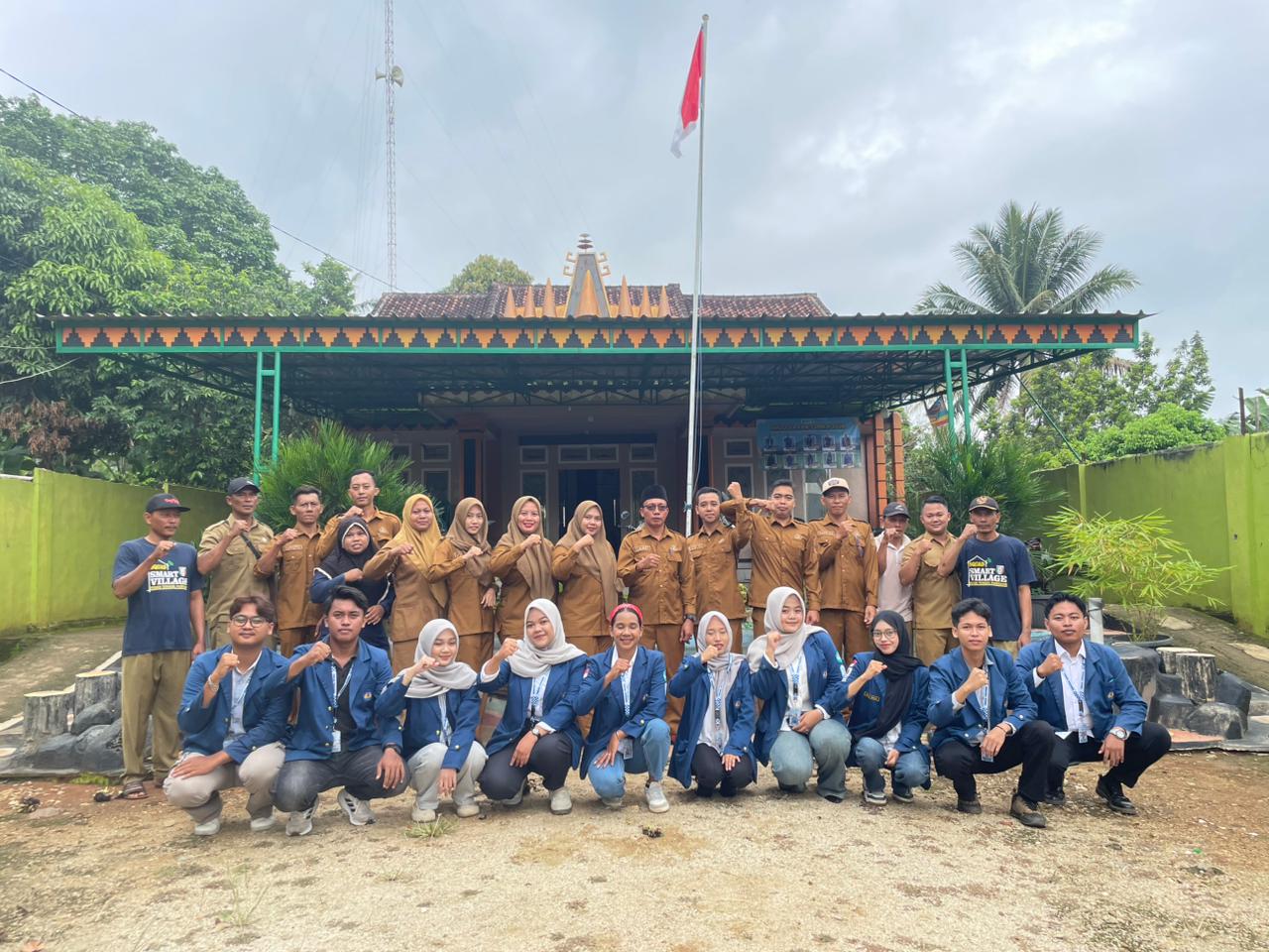 Sinergi Mahasiswa dan Desa: KKN Unila Menjadi Petugas Apel Pagi Pekon Tunggul Pawenang