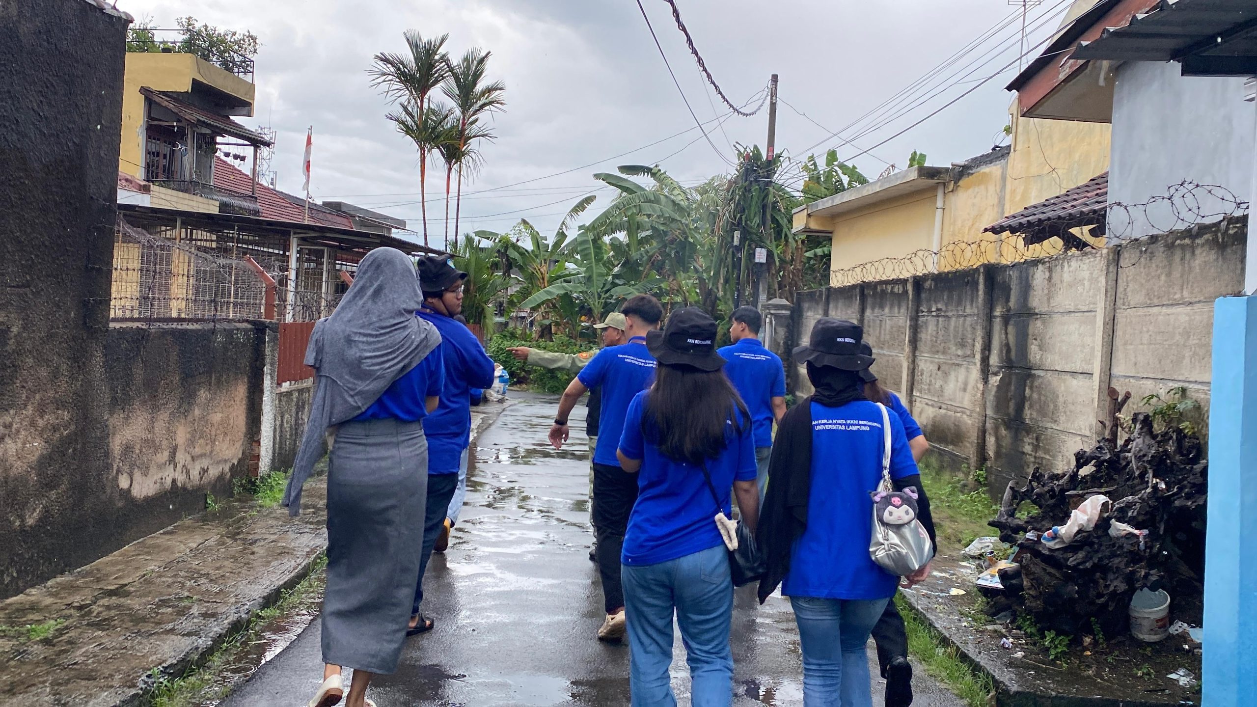 Kunjungan Kelompok Desa Kuripan 2 ke Rumah Warga
