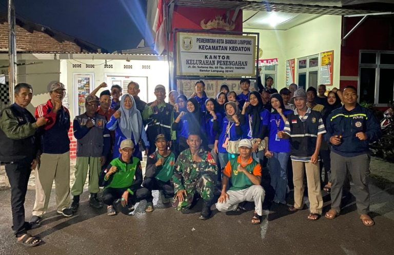 Ronda malam bersama masyarakat