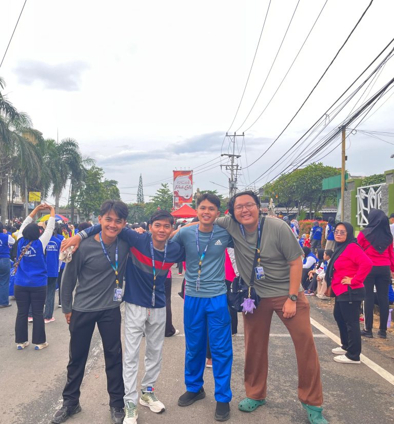 Mahasiswa KKN Gunung Sari Ikuti Senam Pagi dan Dukung UMKM Lokal di Taman UMKM Bung Karno
