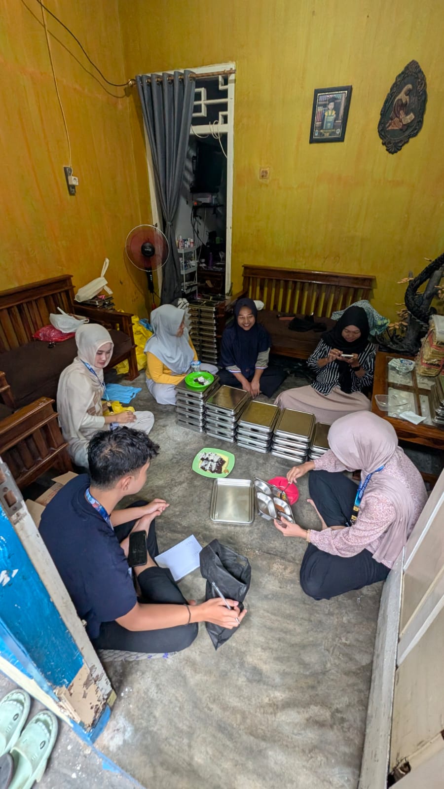 Kontribusi Mahasiswa KKN Gunung Sari dalam Mendukung Kelancaran Distribusi MBG di Kelurahan Gunung Sari