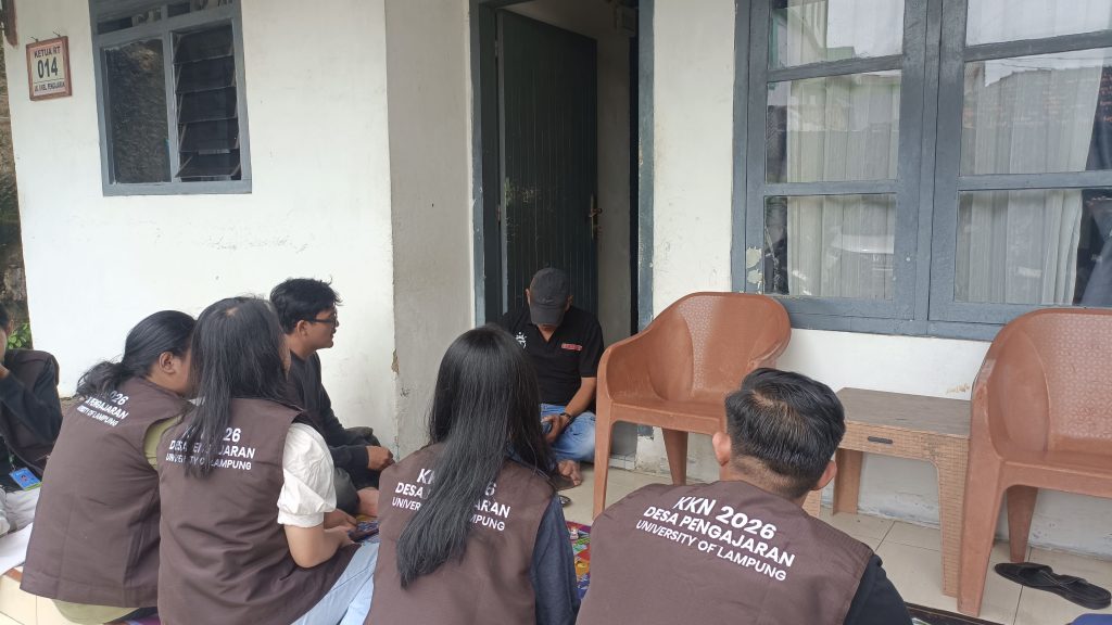 Kunjungan ke rumah RT