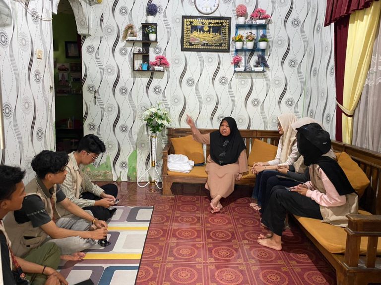 Kunjungan ke kader Posyandu