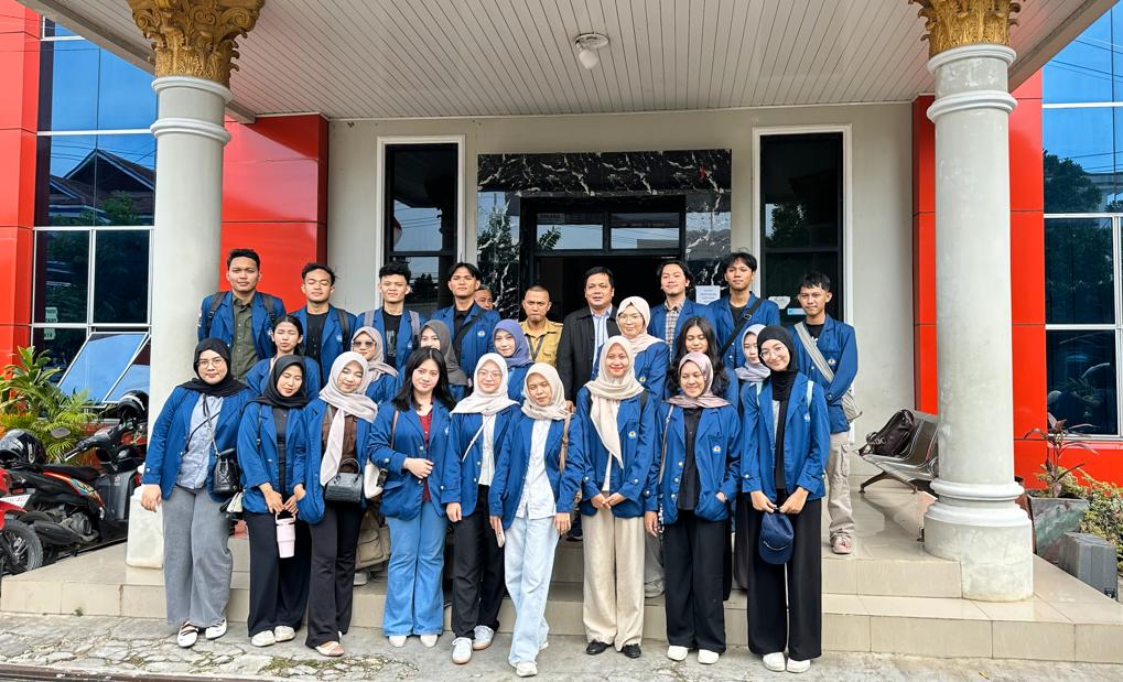 Foto Bersama di Kantor Kecamatan Teluk Betung Selatan