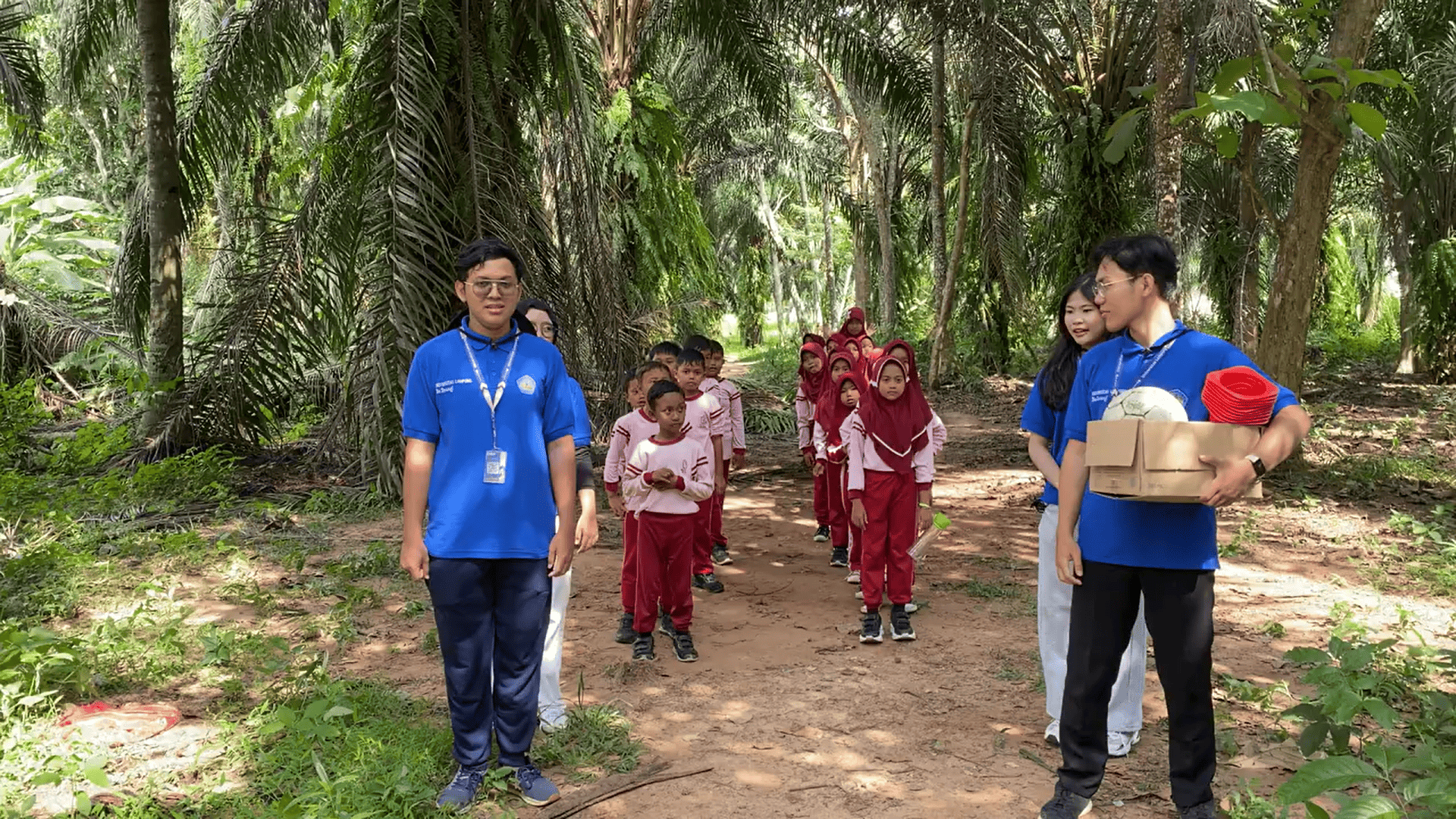 Dokumentasi kegiatan mengajar tim KKN Desa Margo Mulyo