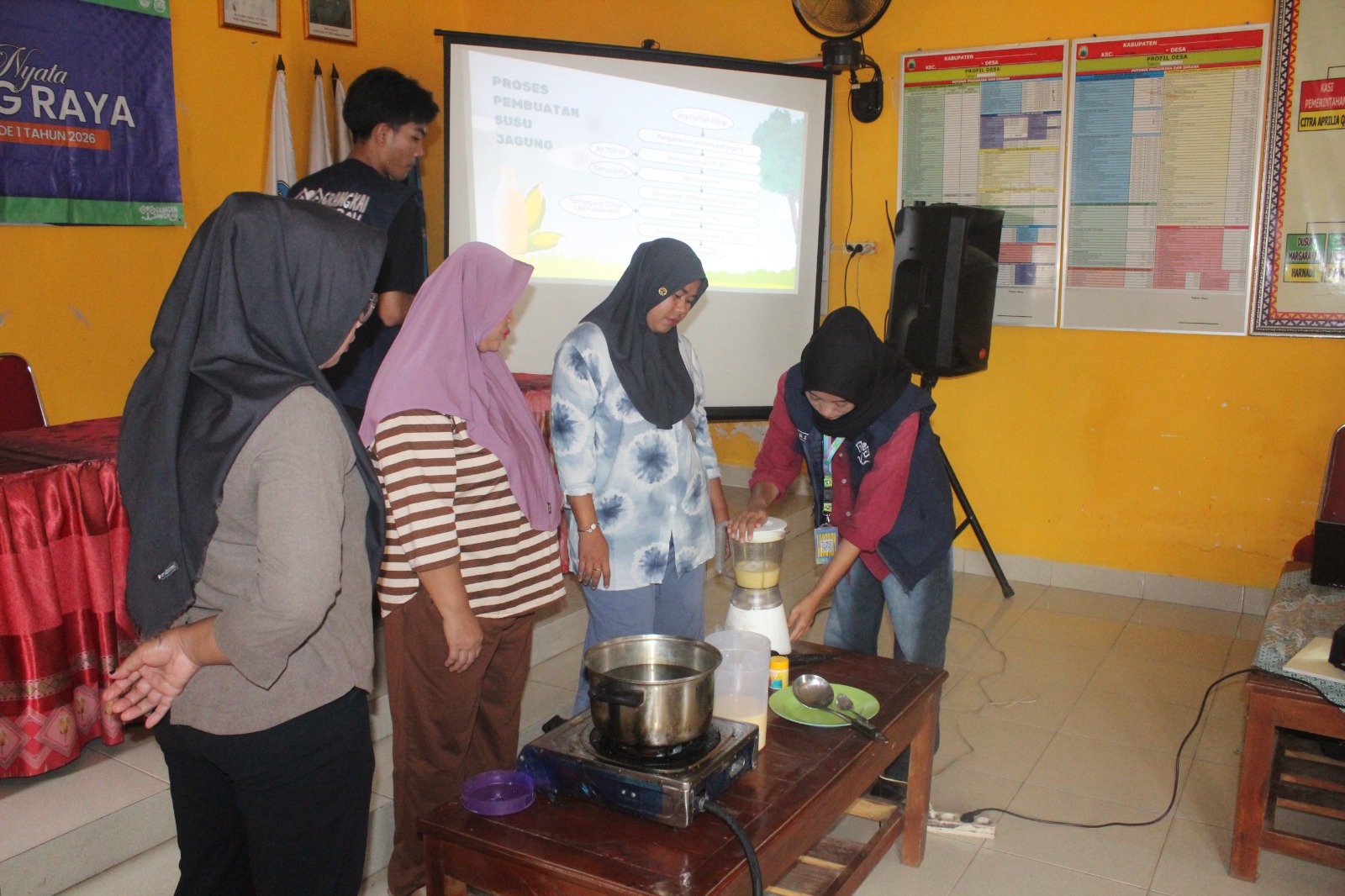 Sosialisasi dan Praktik Susu Jagung di Desa Rulung Raya