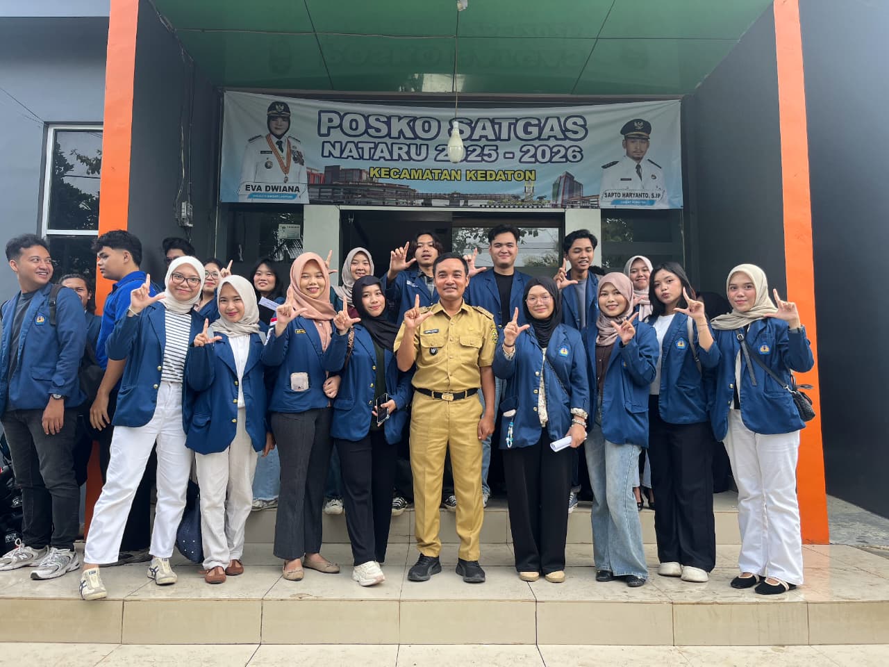 dokumentasi bersama lurah sukamenenti