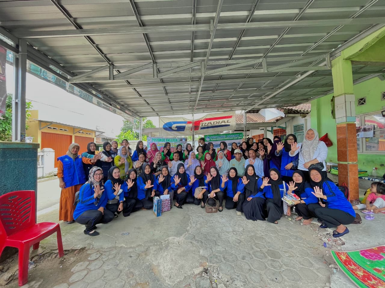 DOKUMENTASI KEGIATAN POSYANDU KEL. SUKAMENENTI