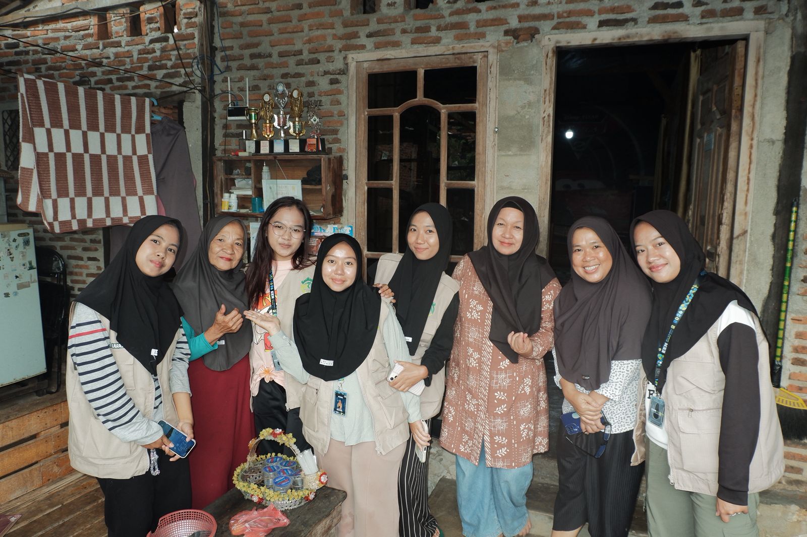 Bersama Ibu-Ibu PKK