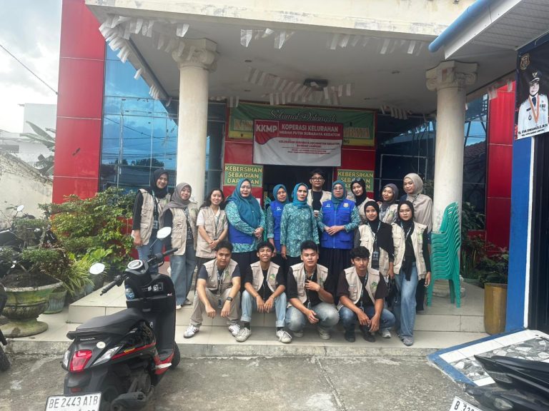 Partisipasi Mahasiswa KKN Unila dalam Kegiatan Pelepasan dan Penyambutan Ketua PKK Kelurahan Surabaya, Kec. Kedaton