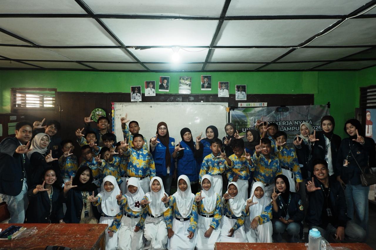 Sosialisasi Anti Bullying sebagai Upaya Mewujudkan Lingkungan Sekolah Aman dan Ramah Anak di SDN 1 Kelurahan Surabaya