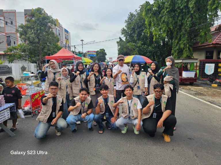 Partisipasi Mahasiswa KKN UNILA Kelurahan Surabaya LK 1 dan 3 Kec. Kedaton dalam Kegiatan Senam Bersama dan Dukungan Kegiatan UMKM