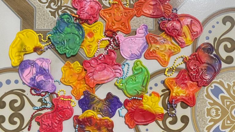 Sampah Jadi Karya, Posko Jadi Ruang Kreasi: Pembuatan Re-Key di Desa Sinar Rejeki