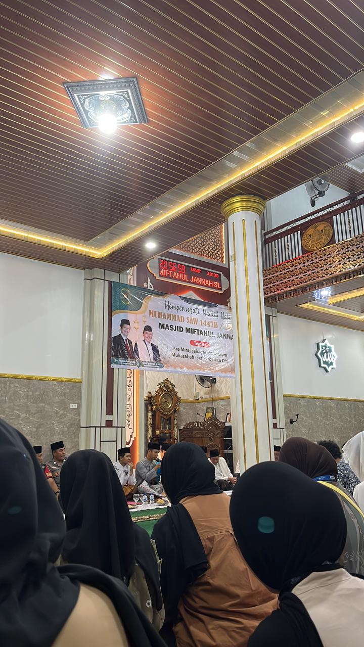 pengajian isra miraj di masjid miftahul jannah kkn surabaya 2