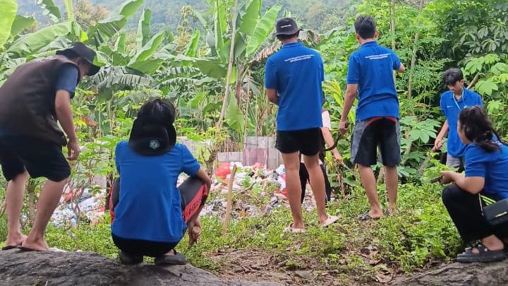 bersihin lokasi rocket stove