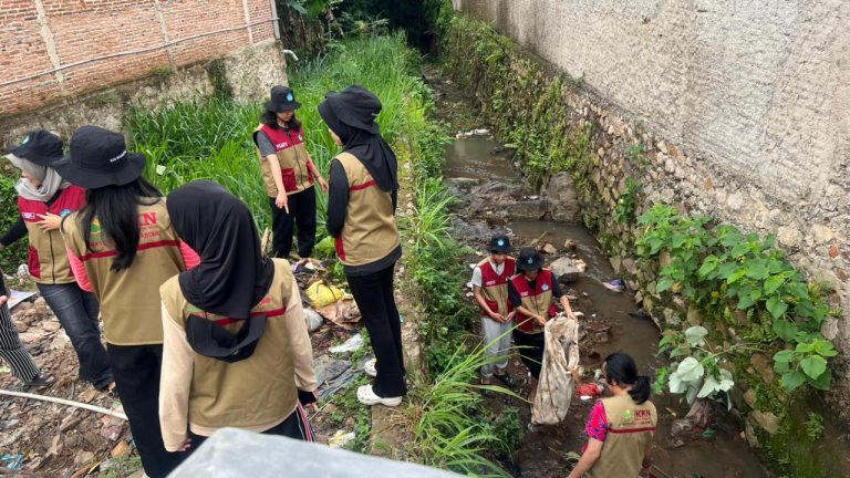 fb0e42f0-9f8d-4408-ac64-c39c8bfe93ed